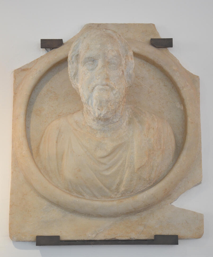 Socrates portrait from the series of busts on shields discovered at Aphrodisias, Aphrodisias Museum, Carole Raddato / Wikimedia Commons CC BY