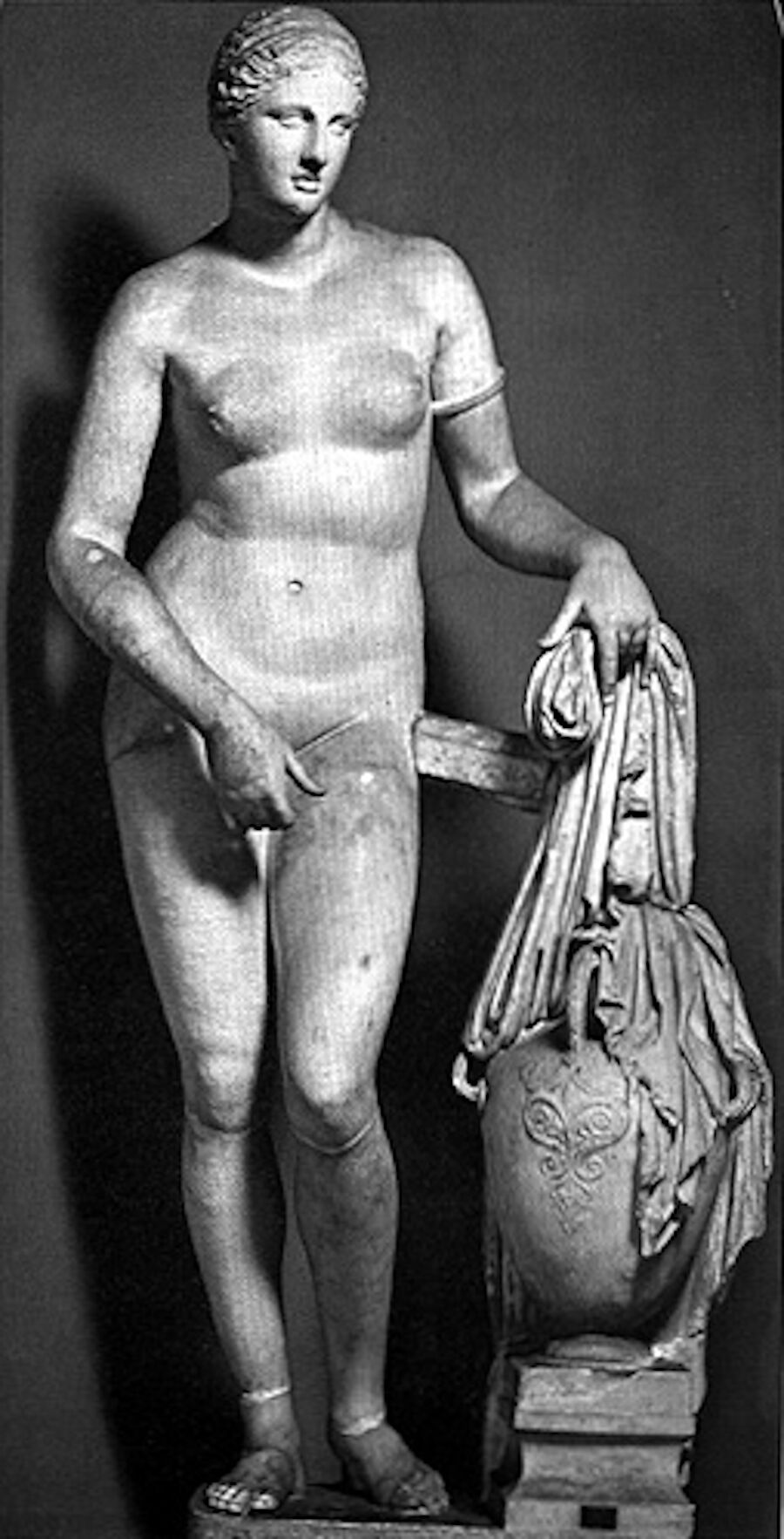 Colonna Venus, Museums at the Vatican, Wikimedia Commons Public Domain